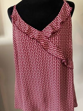 Cabi Ruffle Neck Blouse Size L Red Cream Geometric Print Sleeveless Top